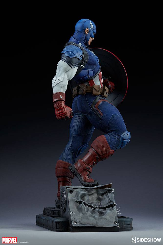 Premium Format : Captain America Marvel Comics Premium Format