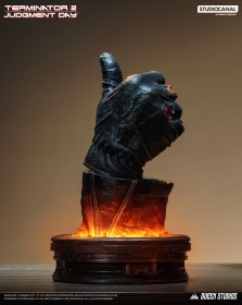 T-800 Battle Damaged (Mechanical) Life-Size Bust by Queen Studios