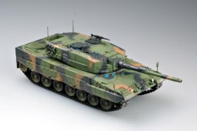 German Leopard 2 A4 tank by Hobby Boss