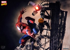 Spider-Man 1/4 Quarter Scale Legacy Statue by Iron Studios