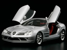 1/24 MERCEDES-BENZ SLR McLaren by Tamiya