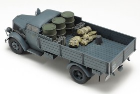 1/48 SCALE GERMAN 3TON 4x2 CARGO TRUCK by Tamiya