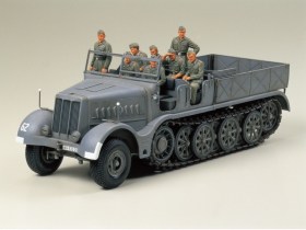 1/35 GERMAN 18 TON HEAVY HALF-TRACK "FAMO" by Tamiya