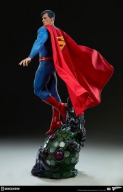 DC Superman Premium Format Figure by Sideshow Collectibles