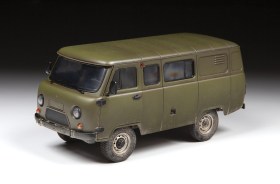 Russian Military Van UAZ 3909 by Zvezda