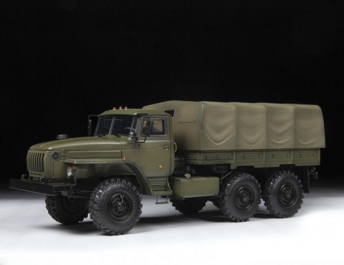 Russian army truck Ural-4320 by Zvezda