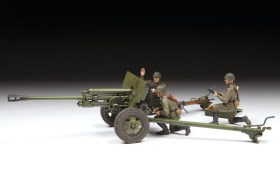 Soviet anti-tank 76-mm gun with crew ZIS-3 by Zvezda