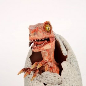 Raptor Hatchling Jurassic Park 1/1 Statue by Chronicle Collectibles