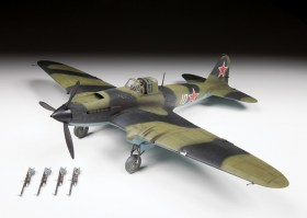 Soviet attack aircraft IL-2 Shturmovik by Zvezda