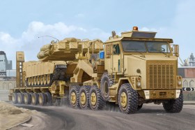 M1070 Truck Tractor & M1000 Heavy Equipment Transporter Semi-trailer by Hobby Boss