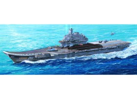 1/350 USSR Admiral Kuznetsov aircraft carrier by Trumpeter