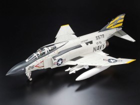 1/32 SCALE MCDONNELL DOUGLAS F-4J PHANTOM II by Tamiya