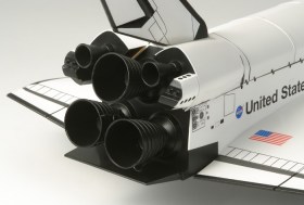 1/100 SCALE SPACE SHUTTLE ATLANTIS by Tamiya