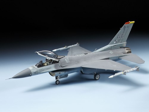 1/72 SCALE LOCKHEED MARTIN F-16 CJ [BLOCK50] FIGHTING FALCON by Tamiya