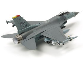 1/72 SCALE LOCKHEED MARTIN F-16 CJ [BLOCK50] FIGHTING FALCON W/FULL EQUIPMENT by Tamiya