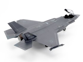 1/72 SCALE LOCKHEED MARTIN F-35 A LIGHTNING II by Tamiya