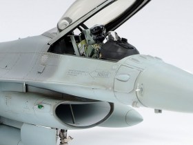 1/48 SCALE LOCKHEED MARTIN® F-16®C [BLOCK 25/32] FIGHTING FALCON® ANG by Tamiya