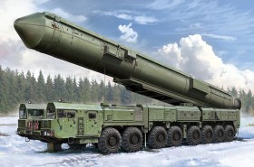 15U175 TEL of RS-12M1 Topol-M ICBM complex by Hobby Boss