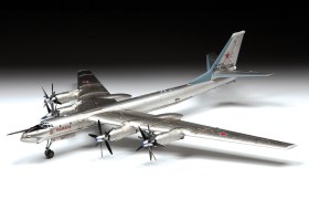 Russian strategic bomber TU-95MS BEAR by Zvezda