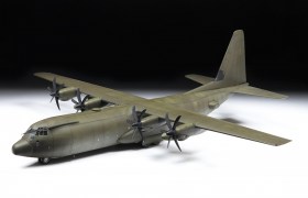 Heavy transport plane C-130J-30 by Zvezda