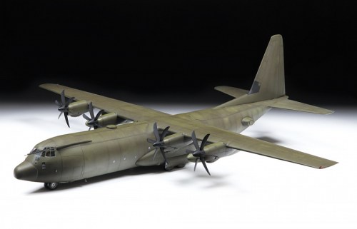 Heavy transport plane C-130J-30 by Zvezda
