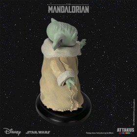 Grogu Using the Force Star Wars The Mandalorian 1/5 Figure by Attakus