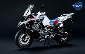 BMW R 1250 GS ADV (Pre-colored Edition) by Meng