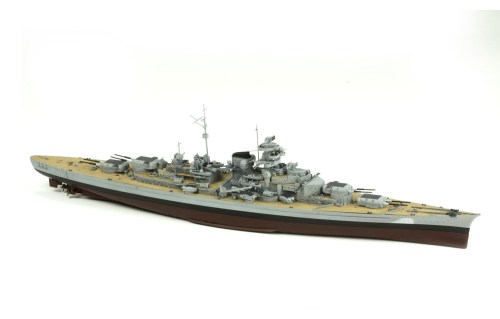 German Battleship Bismarck 1/700 by Meng