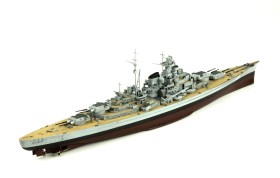 German Battleship Bismarck 1/700 by Meng