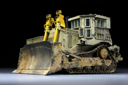 D9R Armored Bulldozer 1/35 by Meng