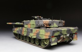 German MBT Leopard 2 A4 1/35 by Meng