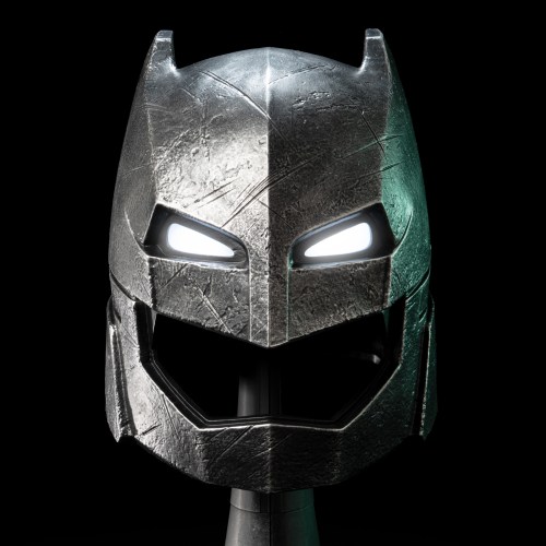 Armored Batman Helmet Batman v Superman Dawn of Justice 1/1 Replica by Pure Arts