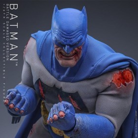 Batman (Battle Damaged Version) Batman The Dark Knight Returns 1/6 Action Figure by Hot Toys