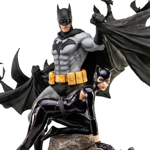 Batman & Catwoman Reunion DC Comics 1/4 Statue by Pure Arts