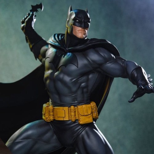 Batman (Black and Gray Edition) DC Comics 1/4 Maquette by Tweeterhead