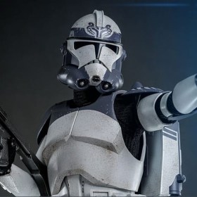 104th Battalion Wolfpack Clone Trooper Star Wars The Clone Wars 1/6 Action Figure by Hot Toys