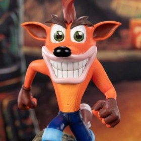 Crash Bandicoot Classic Statue by First 4 Figures