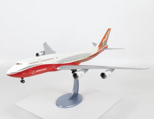 Civil airliner Boeing 747-8' by Zvezda