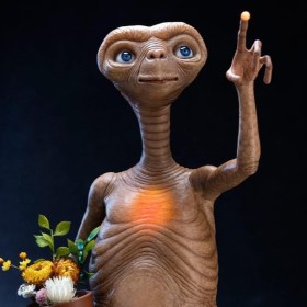 E.T. The Extra-Terrestrial 1/3 Statue by ECC