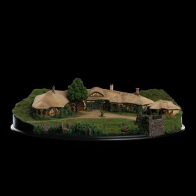 The Green Dragon Inn Lord of the Rings Statue by Weta Workshop