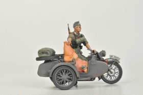 German motorcycle with sidecar and crew R12 by Zvezda