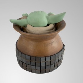Grogu in Jar Star Wars The Mandalorian 1/2 Scale Figure by Attakus