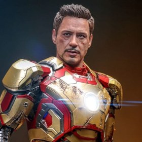 Iron Man Mark XLII (2.0) Iron Man 3 Movie Masterpiece Diecast 1/6 Action Figure by Hot Toys