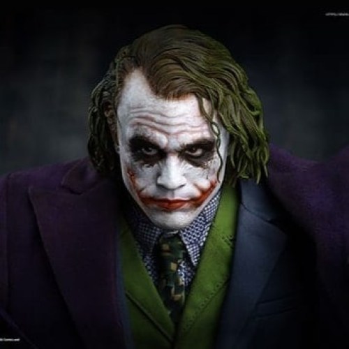 Joker (Regular Edition) The Dark Knight 1/4 Scale Statue by Queen Studios