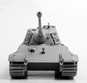 German heavy tank (henschel turret) King Tiger Ausf.B by Zvezda