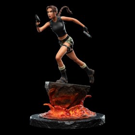 Lara Croft The Sanctuary of Flame Tomb Raider Mini Statue by Weta Workshop