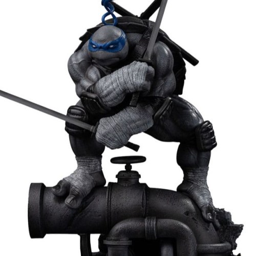 Leonardo Black and White Variant Teenage Mutant Ninja Turtles Art 1/10 Scale Statue by Iron Studios
