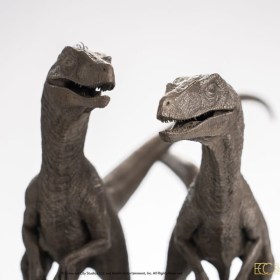 Pair of Velociraptors Jurassic Park 1/8 Statue by ECC