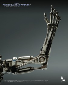 T-800 Endoskeleton The Terminator 1/6 Collectible Figure by Inart