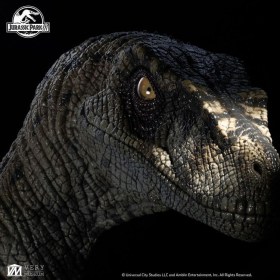 Female Velociraptor White Queen Jurassic Park III Bust by ECC